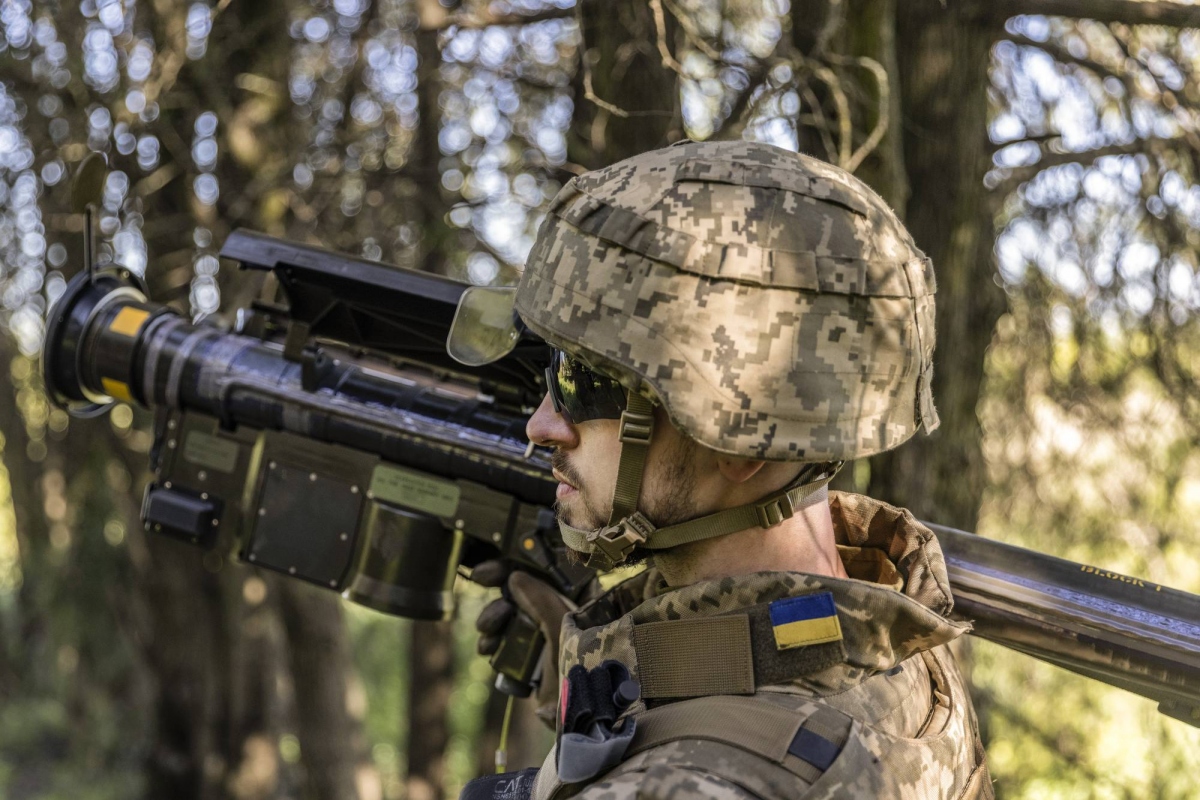 Phương Tây “đi trên dây” giữa hỗ trợ Ukraine và tránh xung đột với Nga